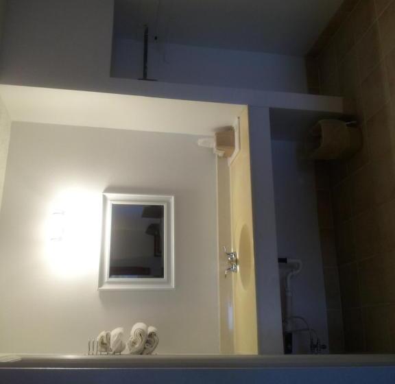 فندق على الطريق Rodeway Inn