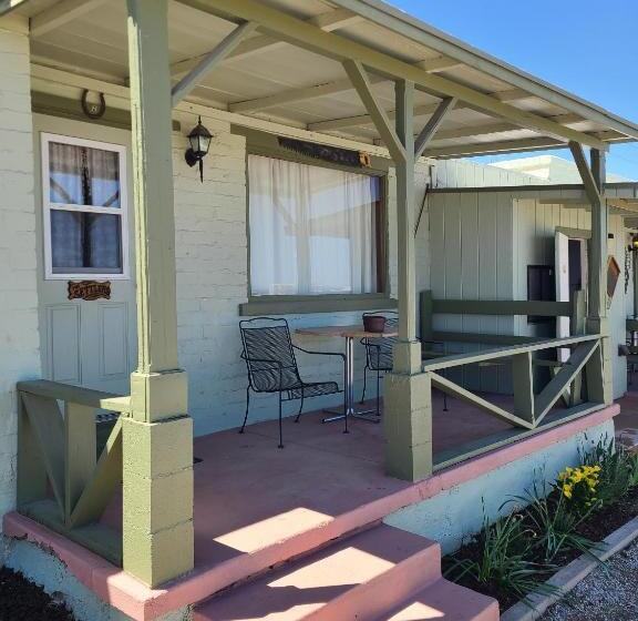 汽车旅馆 Sagebrush Inn