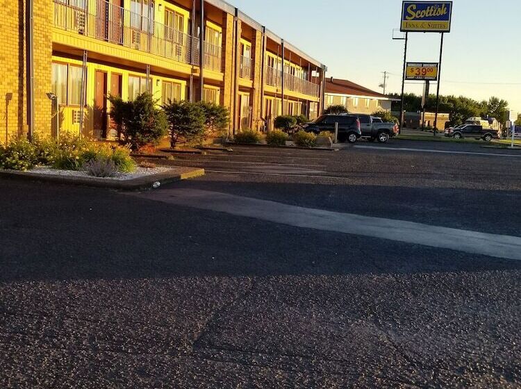 فندق على الطريق Scottish Inn & Suites   Eau Claire