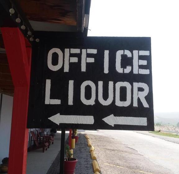 فندق على الطريق Sunset View Inn L.l.c