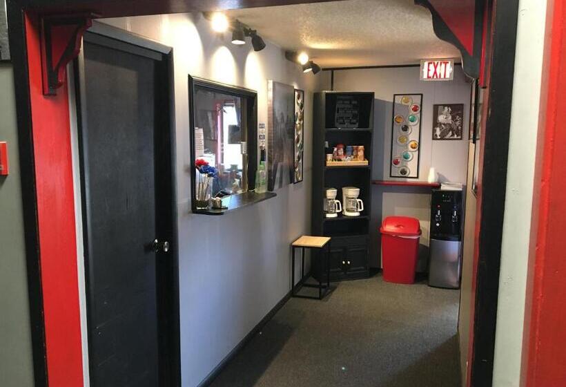 فندق على الطريق Sunset View Inn L.l.c