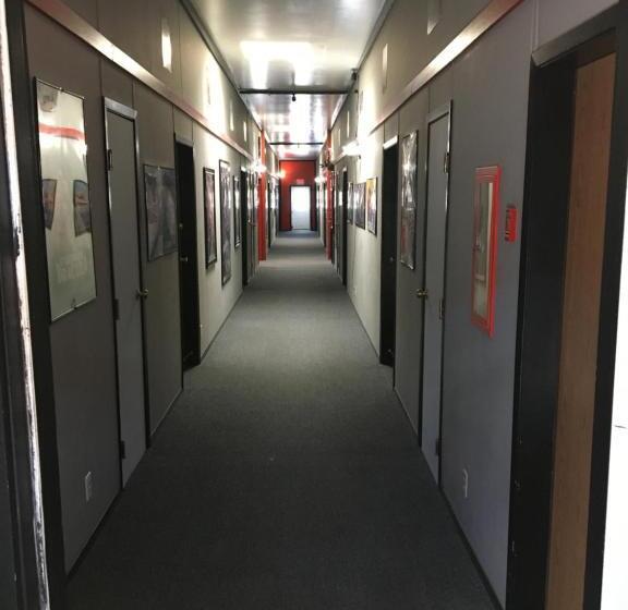 فندق على الطريق Sunset View Inn L.l.c