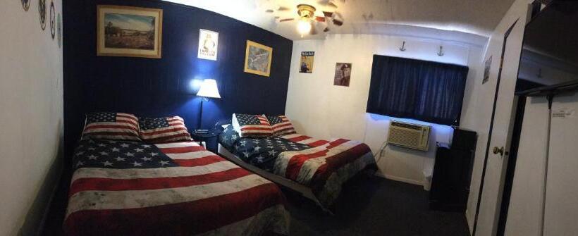 فندق على الطريق Sunset View Inn L.l.c