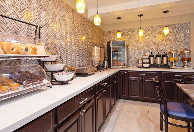 モーテル Quality Inn