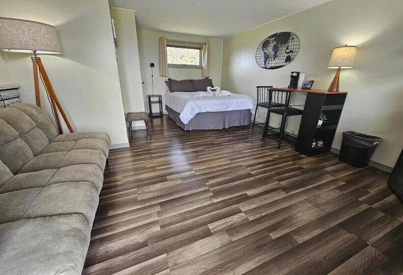 The Last Resort Motel