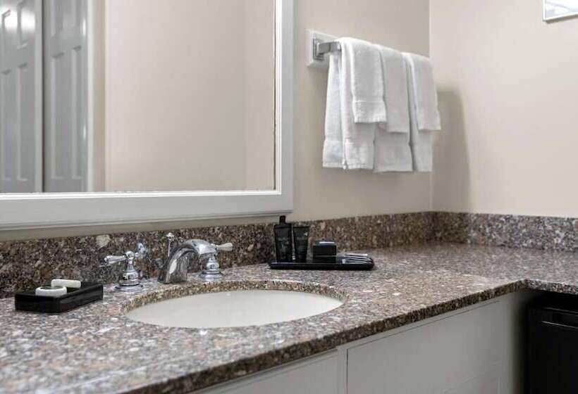 모텔 The Sparhawk Oceanfront Resort