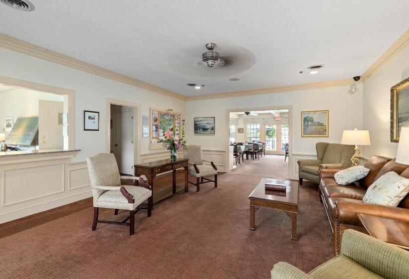 모텔 The Sparhawk Oceanfront Resort