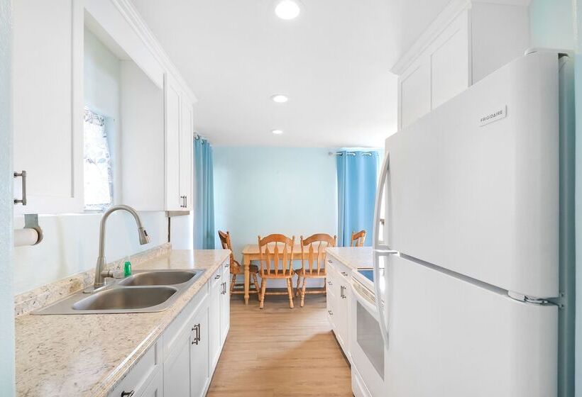 مُتل Tropic Island Resort