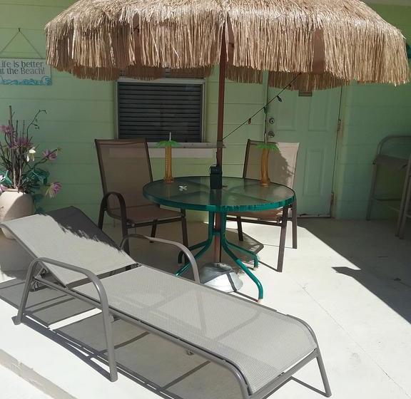 فندق على الطريق Tropical Bay Suites