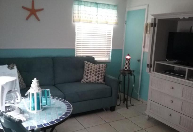 فندق على الطريق Tropical Bay Suites