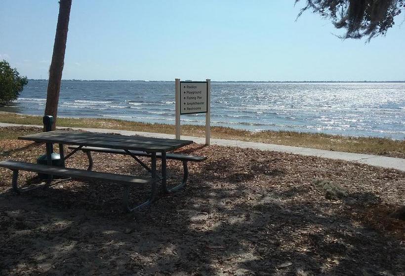 فندق على الطريق Tropical Bay Suites