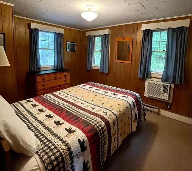 Mount Coolidge Motel