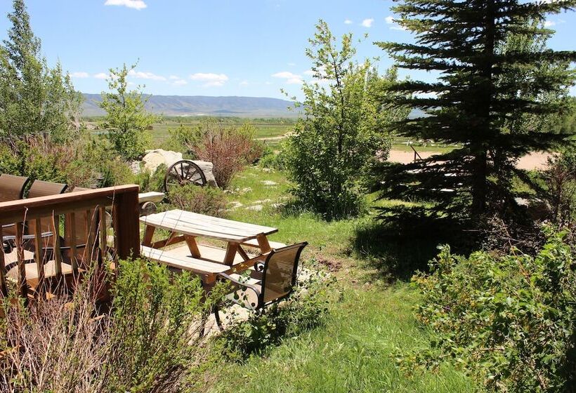 Old Corral Hotel & Steakhouse