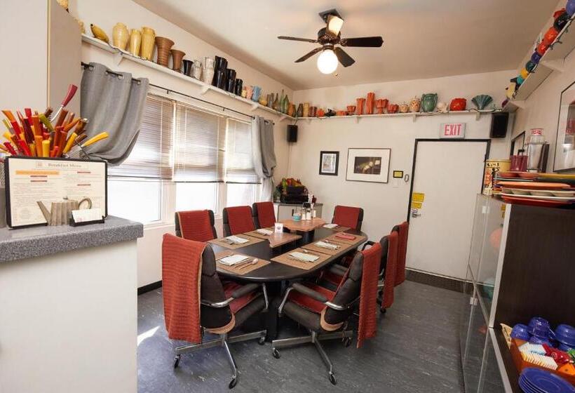 Ray's Bucktown Bed And Breakfast