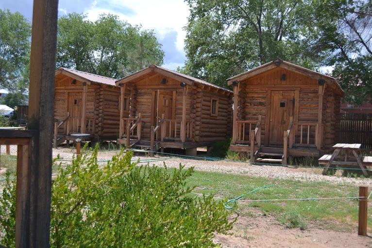 منتجع Escalante Outfitters