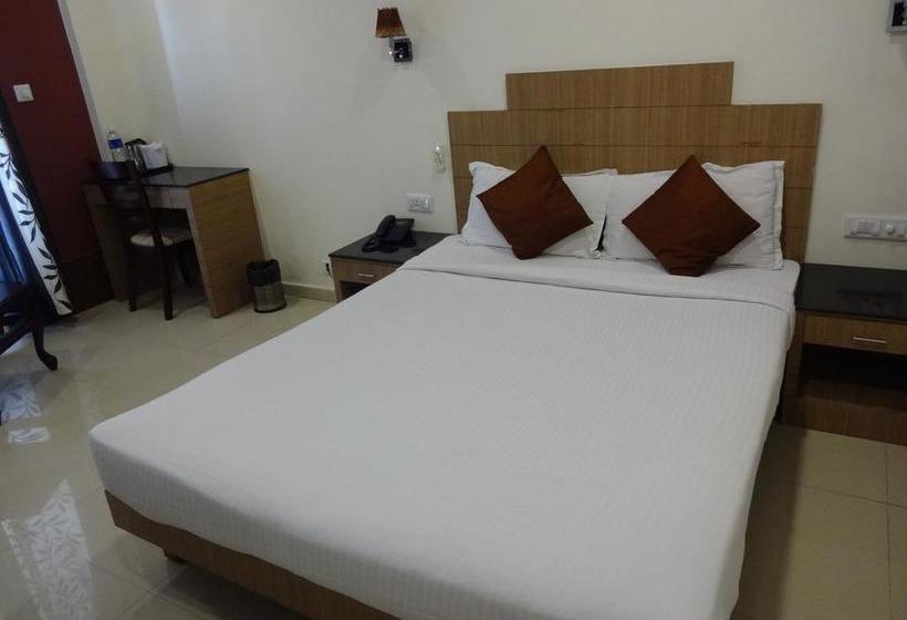 Royal Riviera  & Resort