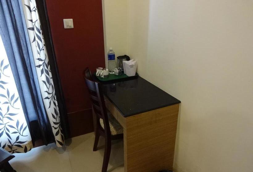 Royal Riviera  & Resort