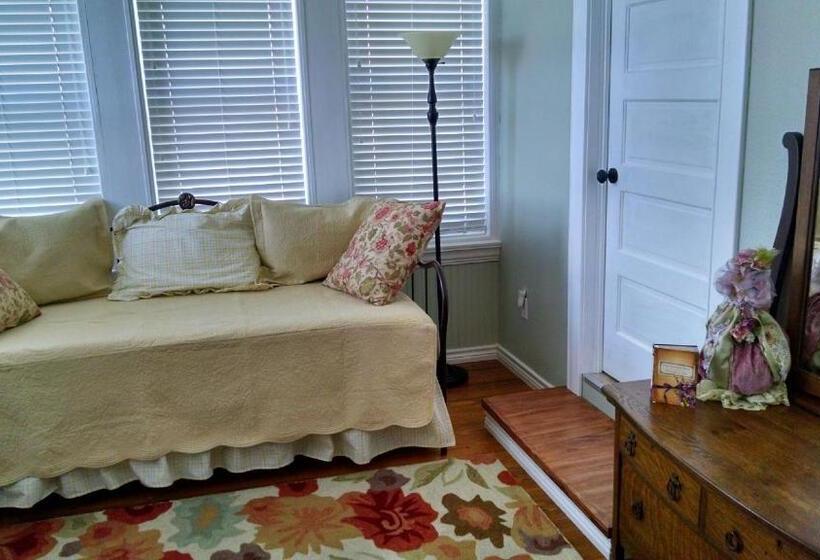 Sandstone Street Bed And Breakfast