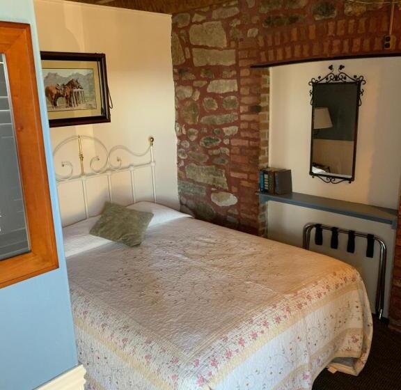 Sugarloaf Mountain Motel