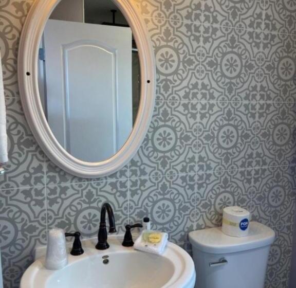 Sugarloaf Mountain Motel