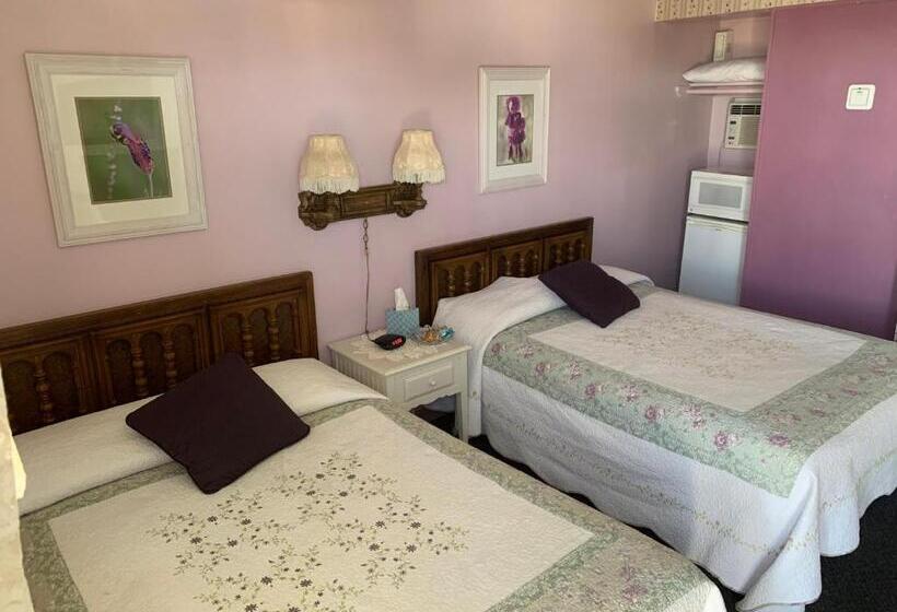 Sugarloaf Mountain Motel