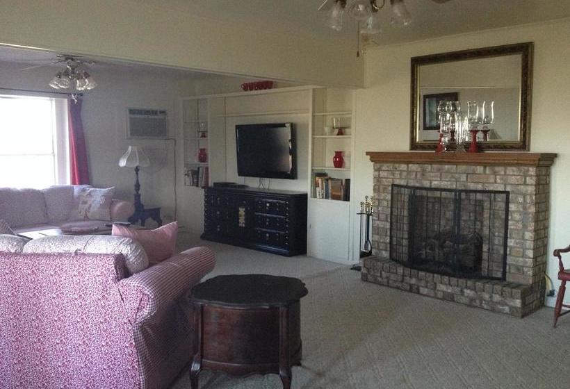 The Hoffmann Vacation Rental Bed & Breakfast