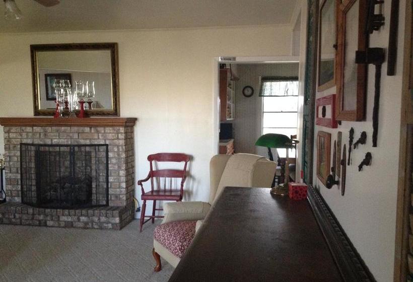 The Hoffmann Vacation Rental Bed & Breakfast