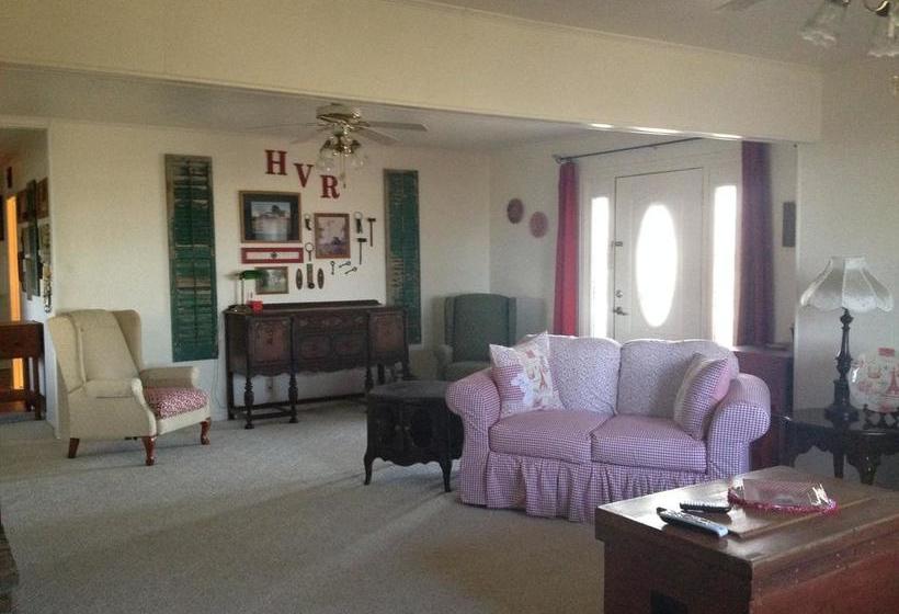 The Hoffmann Vacation Rental Bed & Breakfast