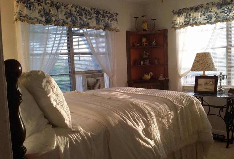 The Hoffmann Vacation Rental Bed & Breakfast