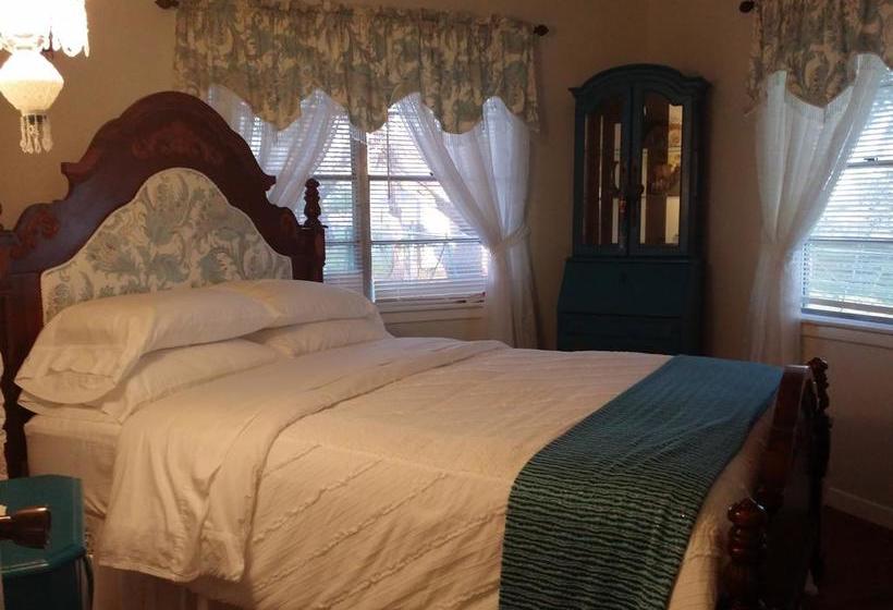 The Hoffmann Vacation Rental Bed & Breakfast
