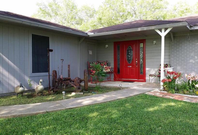 The Hoffmann Vacation Rental Bed & Breakfast