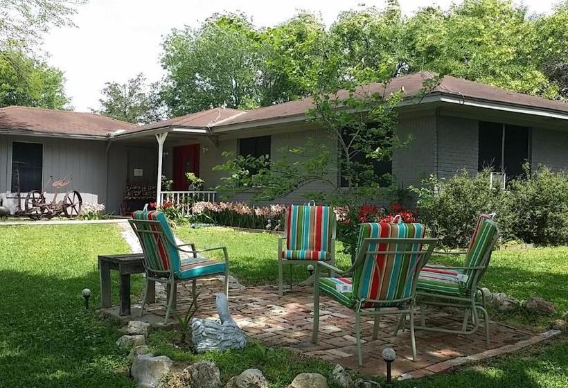 The Hoffmann Vacation Rental Bed & Breakfast