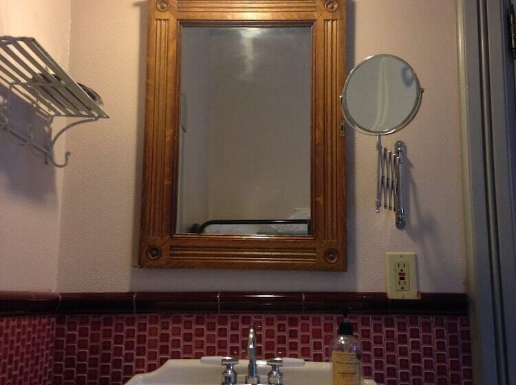 The Hostel California