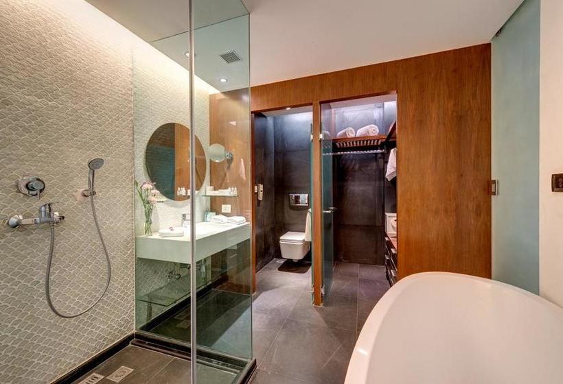 The Hotel Hindusthan International