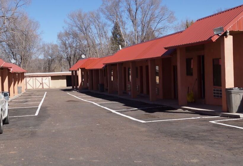 White Mountain Motel