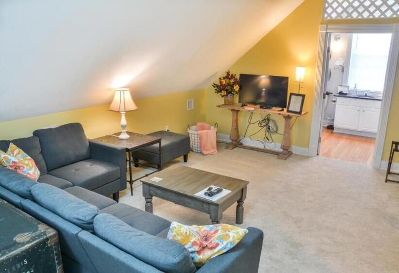 Barren Breeze Bed And Breakfast