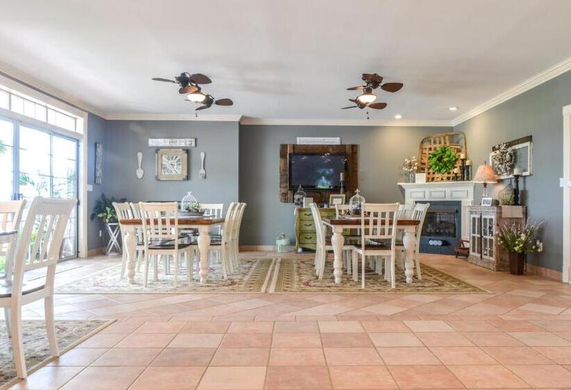 Barren Breeze Bed And Breakfast