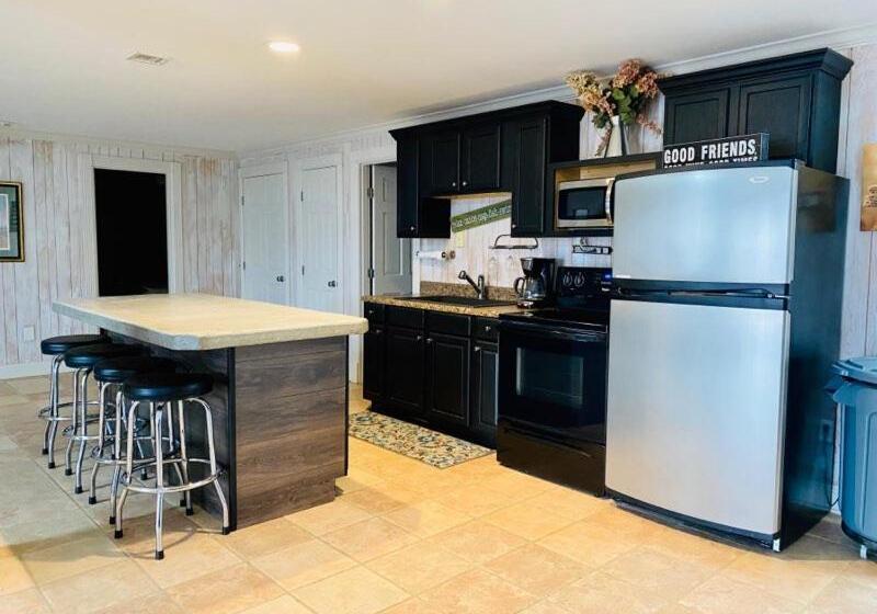 Barren Breeze Bed And Breakfast