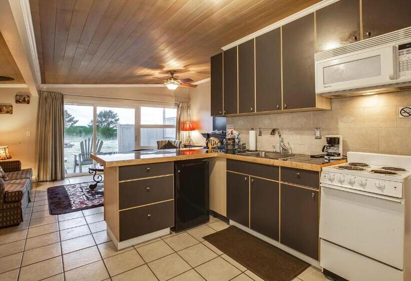 Beachwood Condos & Resort