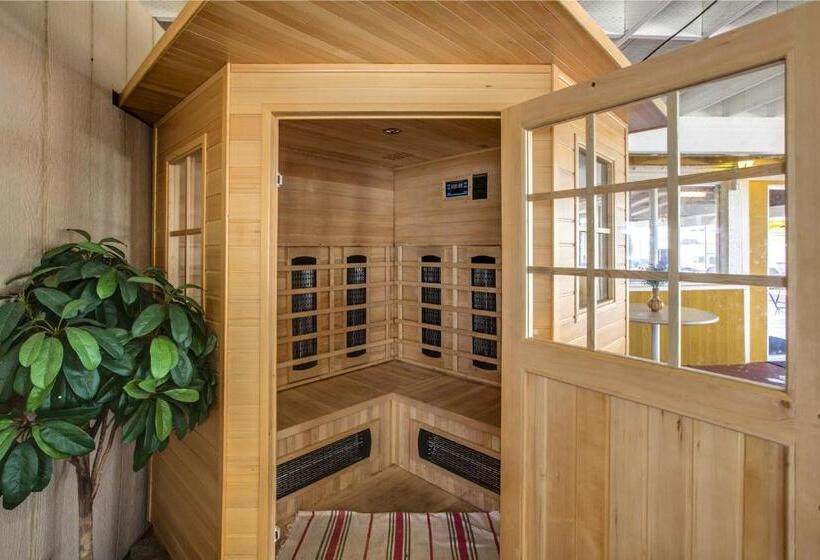 Beachwood Condos & Resort