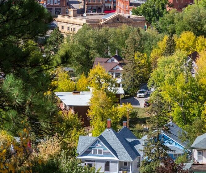 مبيت وإفطار 1899 Inn