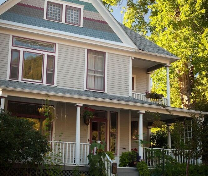 مبيت وإفطار 1899 Inn