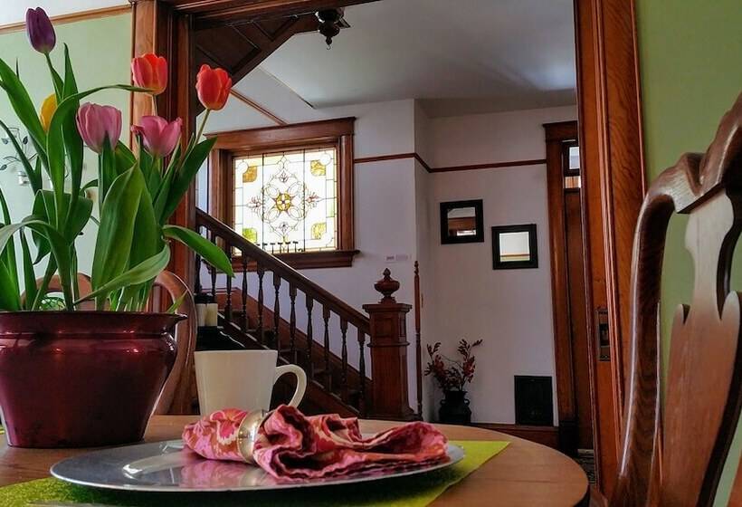 مبيت وإفطار 1899 Inn