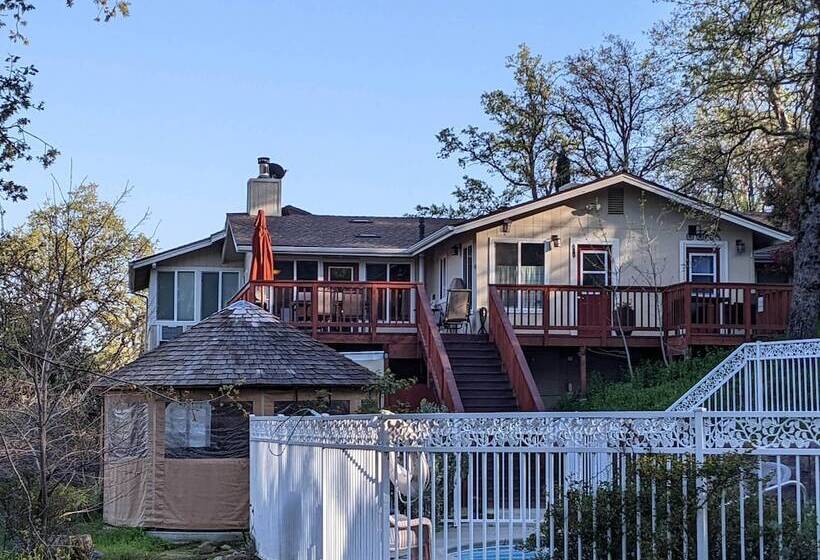 住宿加早餐  A Bed Of Roses