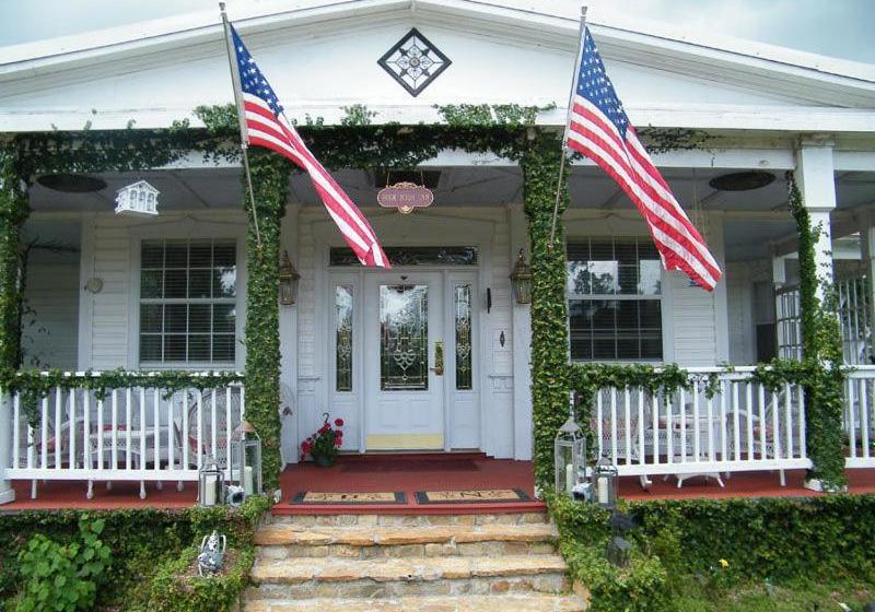 민박 Book Nook Inn