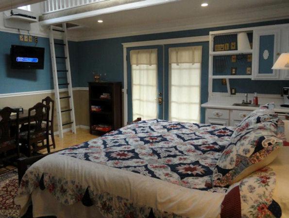 민박 Book Nook Inn