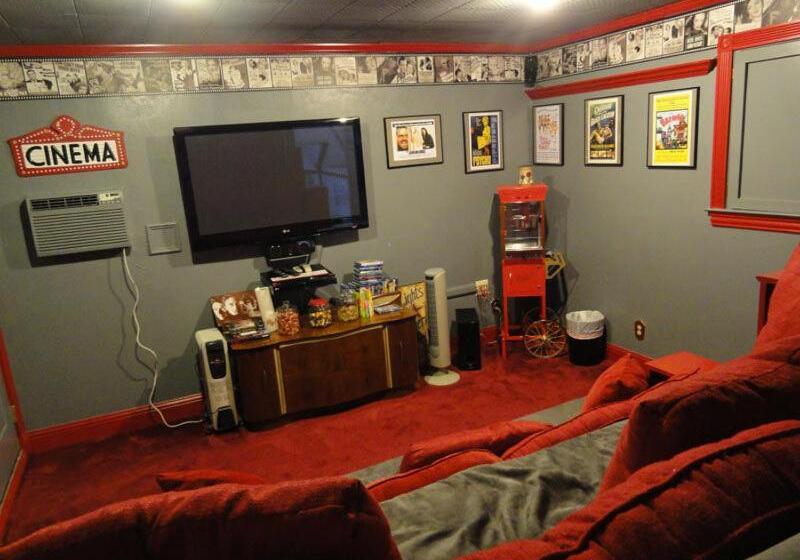 Bed and Breakfast Book Nook Inn