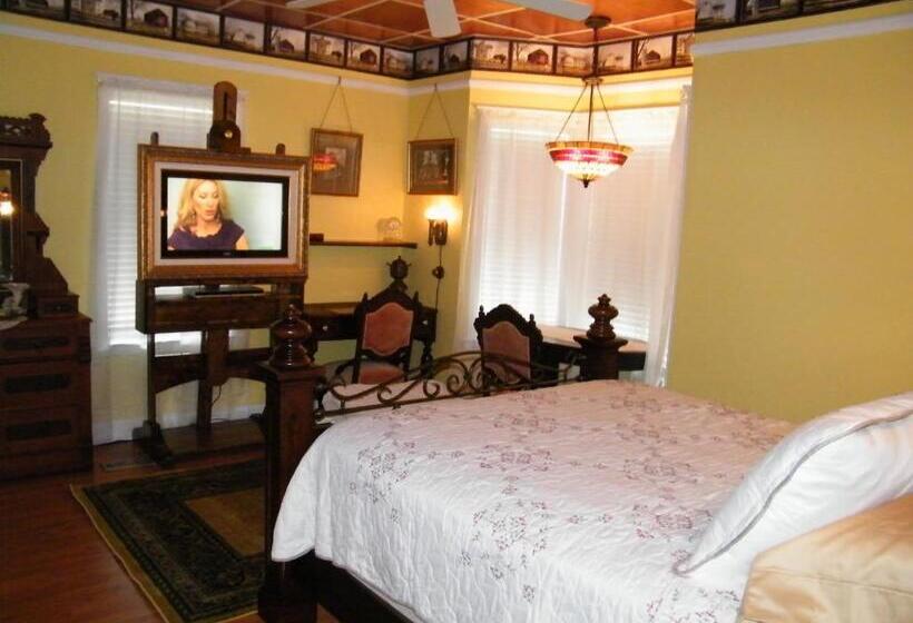 Bed and Breakfast Book Nook Inn