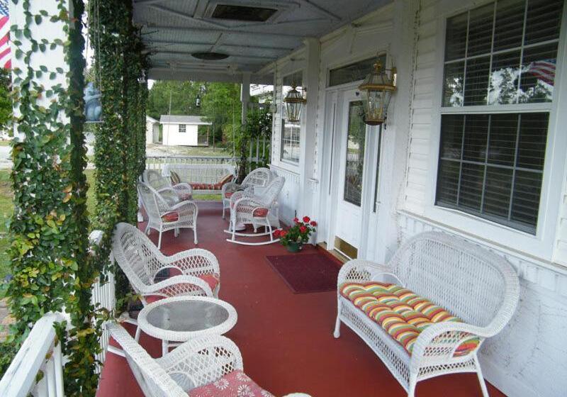 민박 Book Nook Inn