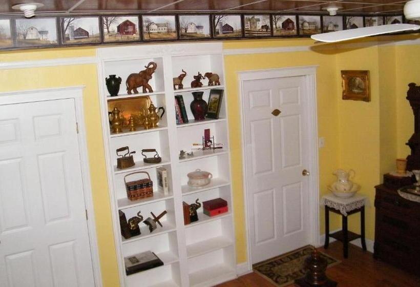 Bed and Breakfast Book Nook Inn